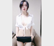 最新高颜值美女喵小萌在线酸奶