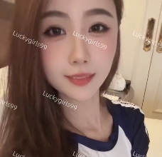 推特御姐<Lucky>本人真是太美了，傲人身材吹弹可破[235p15v+52.2m]