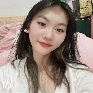 重庆22岁奶茶店上班的C杯美女被摄影师忽悠