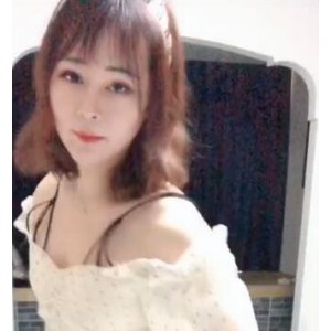 Twitter大胆开放的女装大佬《TS张思妮》户外合集