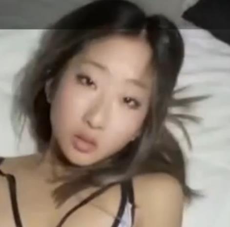 OnlyFans嫩模洋男友作品，身材颜值小嘴吞粉嫩，1V492M下载