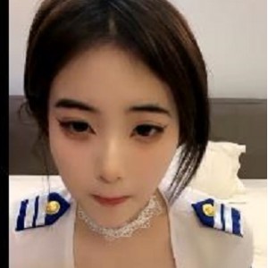 1V-1.6G网络速度下的幸福新人：爱情生活的甜蜜自拍