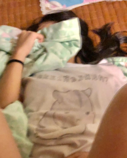 享受到他的文爱聊骚合集。如果你也是他的粉丝,不要错过这个珍贵的收藏品,快来补充你的视频库吧!
