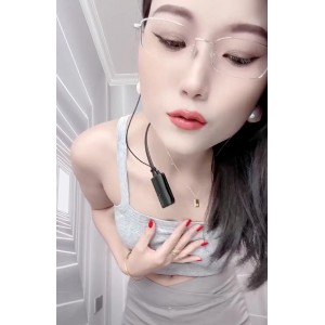 冷美人白小白：轻熟御姐紧身裤诱惑，后背摇美臀，录制剪辑4小时16分，文件大小6.5G