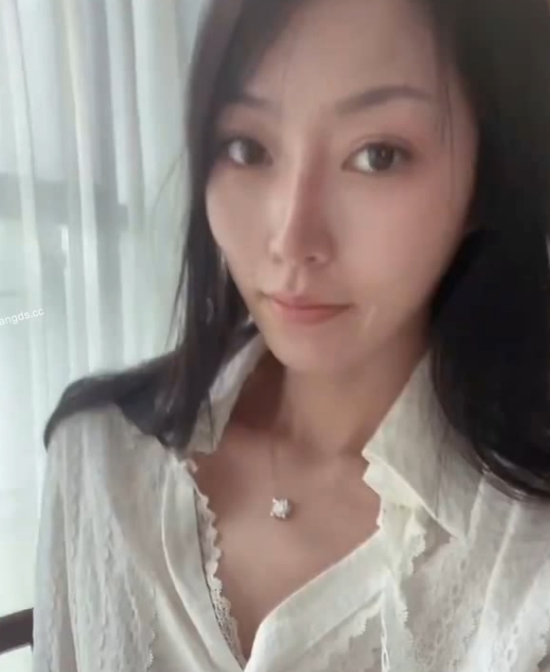 妻子小狗展示指教彤彤乖最新合集152V9.25G,温馨互动