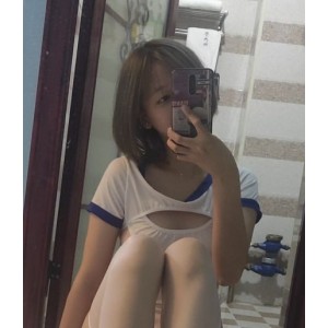 台湾情侣泄密完整版108P694M，闺蜜曝光大一美女私密生活，视频解压展示