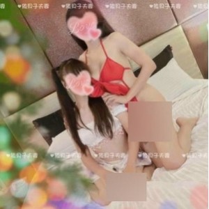 15.8G依贝子夫妻大胆互动55V90P私密合集