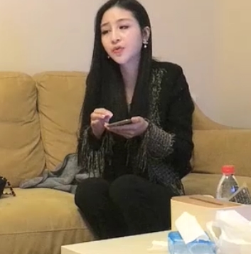 0.4G经典少妇风情录1V金三角探花美艳动人