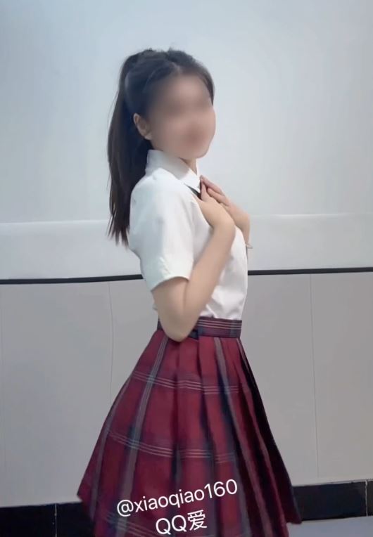 抖音小仙云儿小乔热舞2部600.3M年度火爆萌妹