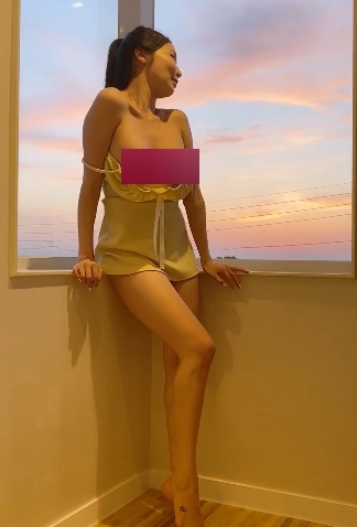 推特健身女神Jena私拍一部2G笑容太治愈