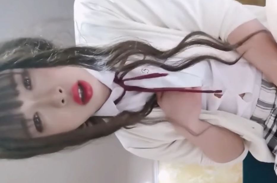 伪娘小怪兽黑丝JK大物件放飞1V969M珍藏级