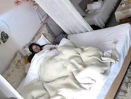 8.91G斯文眼镜女酒店激战男友1V7小时浪不停甜美反差