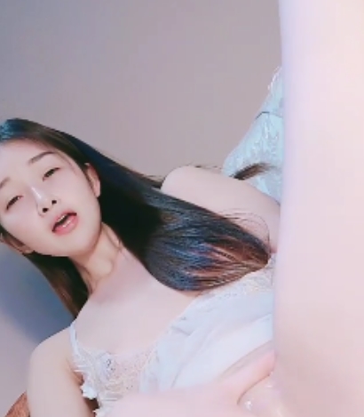 48.6G推特女神依依私拍合集79部绝美身材喷血