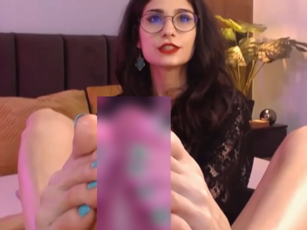 Aimeekelly美腿小脚黑丝合集20G高颜值骚气主播