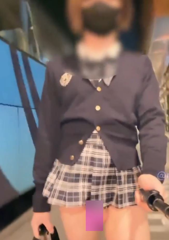 网盘伪娘mikixka户外展示任务181V1.3G自购太害羞