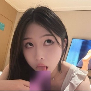 太嫩了私房展示小美妖欣宝清纯TS1V22P442M
