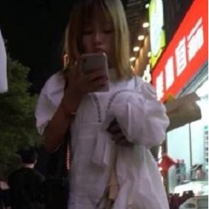 太丰满了推特旗袍美女空档街拍视频88部50G
